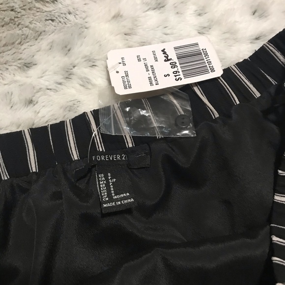 Forever 21, Off the shoulder mini dress. - Picture 2 of 3